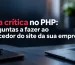 Falha crítica no PHP: portátil com código e um sinal de aviso vermelho no ecrã